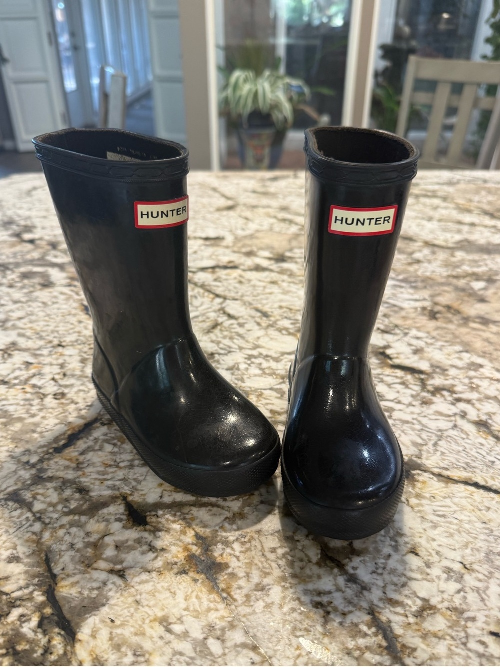 Hunter Kid’s First Classic Rain Boot in Glossy Black. Unisex Size 7 - Picture 2 of 8